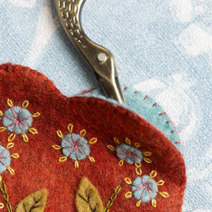 Corinne Lapierre Scissors Pouch and Mini Pin Cushion Felt Craft Mini Kit